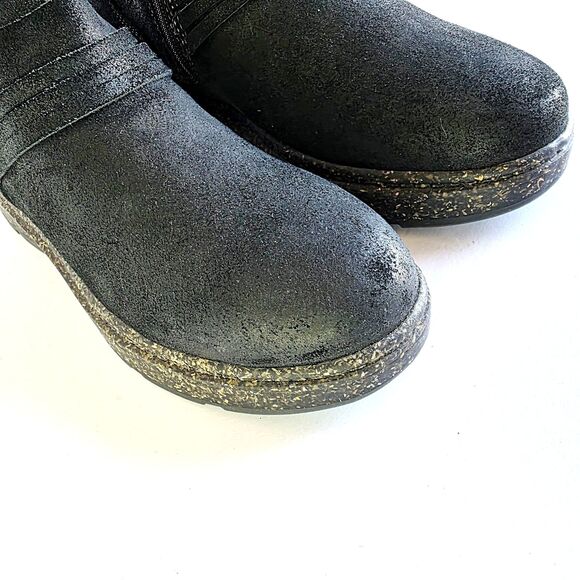 CLARKS Women's Black Suede Noralyn Strap Booties Sz 7 37.5 Comfort Casual - Picture 12 of 12